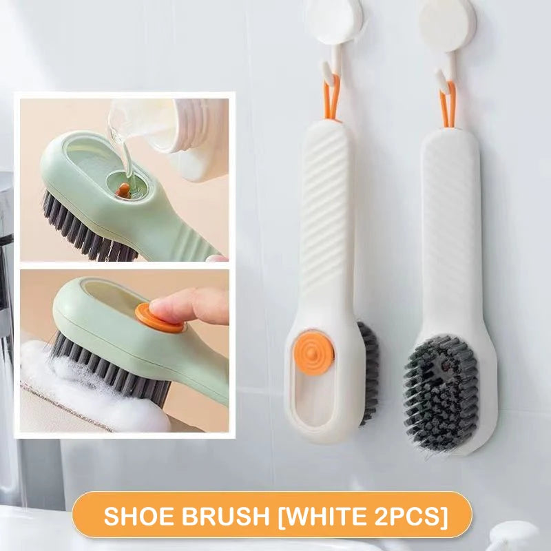 Brosse multifonctionnelle pour chaussures avec distributeur de savon