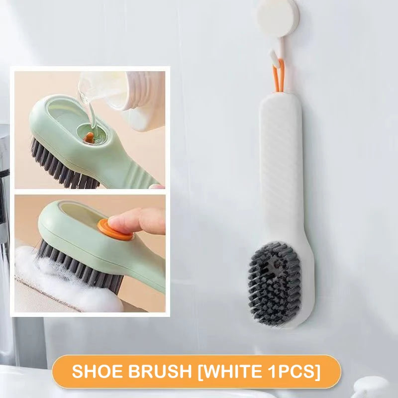 Brosse multifonctionnelle pour chaussures avec distributeur de savon